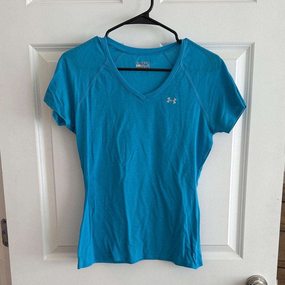 Under Armour Women's Bright Teal V-Neck Short Sleeve Tee